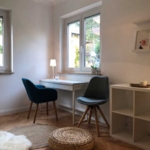 Zimmer mit Gartenblick