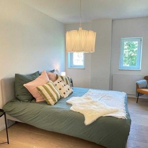 Schlafzimmer mit Blick ins Grüne